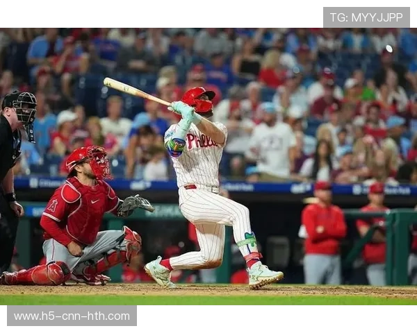 【布莱斯·哈珀献出全垒打】费城人队核心士气大振，布莱斯-哈珀