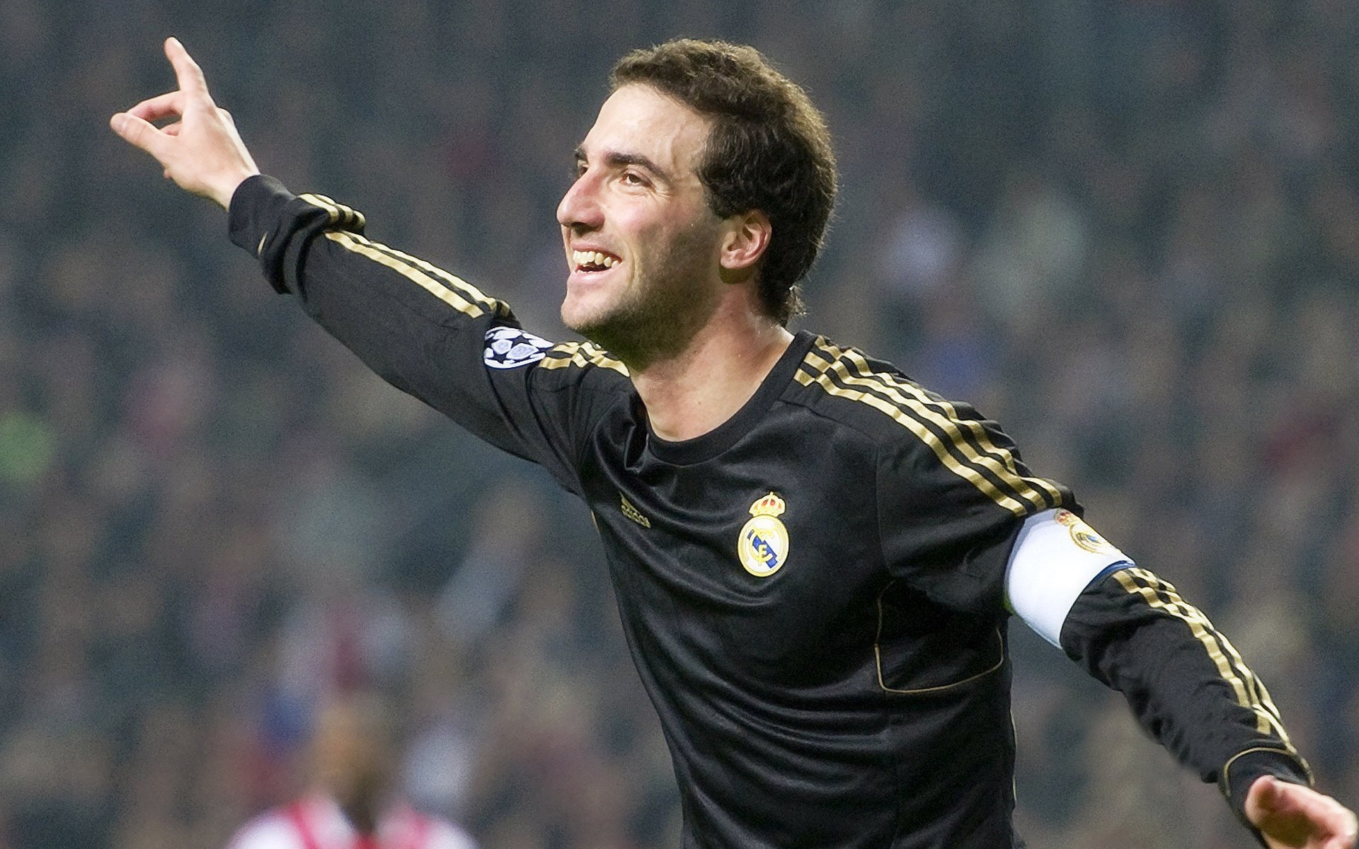 “费尔南多·比亚尔巴的领导风范，阿根廷橄榄球新篇章的开创者”